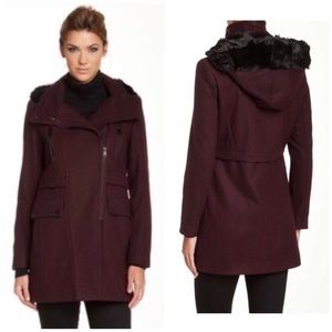 Chic burgundy coat with black fur and leather trim